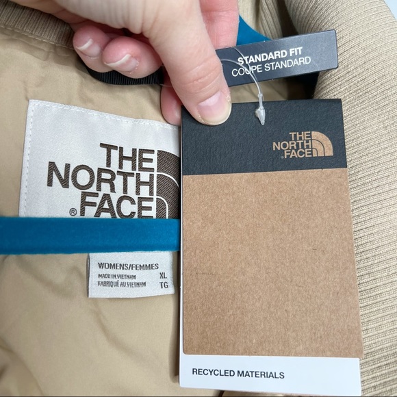 NWT The North Face Sylvester Beige Snap Front Ribbed Collar Vest - Picture 6 of 16